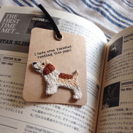 ビーグル犬の刺繍をモーチフにしたブックマーカー